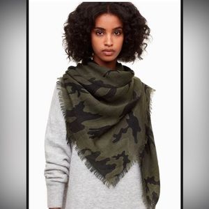 Aritzia Shelter Blanket Scarf